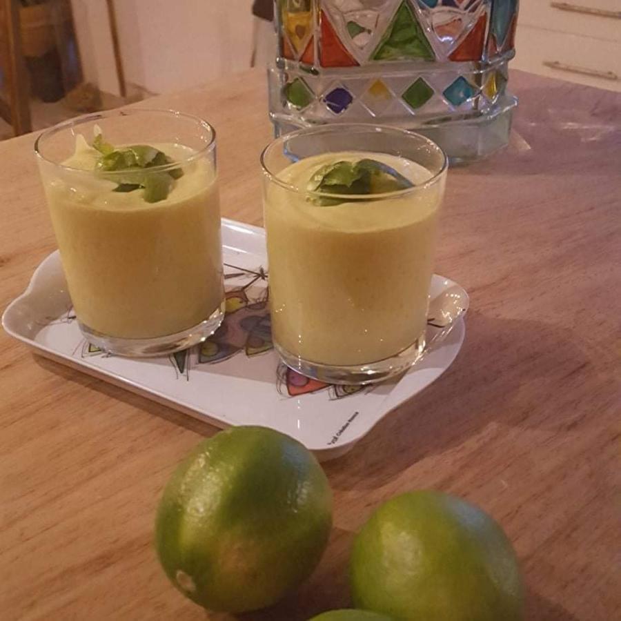 Le Kalarino Acomodação com café da manhã Saint-Remeze Exterior foto